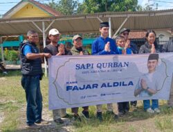 Fajar dan Farah Berbagi Berkah Kurban di Sumedang