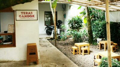 Teras Gandok: Tempat Nongkrong di Bandung Sederhana Para Vlogger