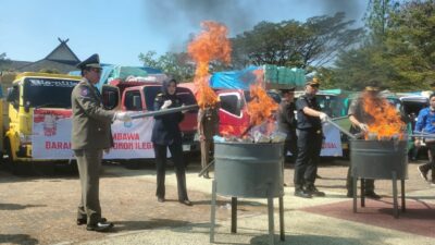 9,6 Juta Batang Rokok Ilegal Dimusnahkan Bea Cukai dan Pemda Sumedang