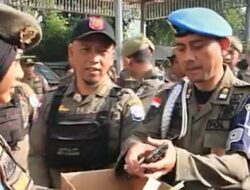 Deteksi Pemain Judi Online, Handphone Para Personel Satpol PP Diperiksa