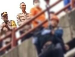Gempar! J4sad Pria dengan Mata dan Mulut Dilakban Tergantung di Jembatan Cimindi