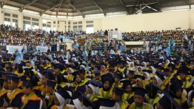Sumedang Cetak Generasi Qur’ani, Ribuan Santri Wisuda Meriah