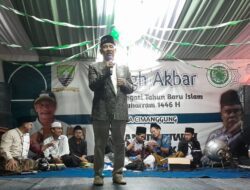 Umuh Muchtar Berkunjung ke Desa Cimanggung, Soroti Jalan Kabupaten yang Rusak