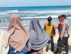 Dua Wisatawan Asal Kabupaten Bandung Tergulung Ombak di Pantai Karang Papak