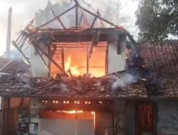 Korsleting Listrik Jadi Pemicu Kebakaran, Satu Rumah di Sumedang Ludes