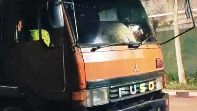 T3rlindas Truk Tronton, Pemotor Pria Dilarikan ke RSHS Bandung