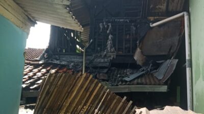 Masak Air di Tungku, Rumah Dua Lantai di Sumedang Hangus Kebakaran