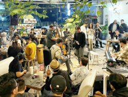 Tempat Makan di Bandung yang Viral: Bisa Nongkrong Sambil Ikut Main Musik