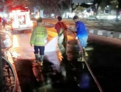 Gegara Tumpahan Oli, Pemotor Berjatuhan di Jalan Soekarno-Hatta