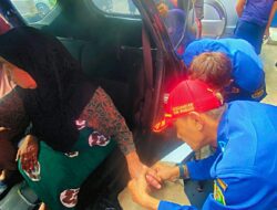 Jari Emak-emak Bengkak Gegara Sulit Lepaskan Cincin, Damkar Beri Bantuan