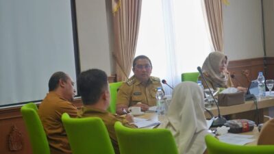 Pj Bupati Sumedang Instruksikan Kepala Perangkat Daerah dan Camat Optimalkan PAD