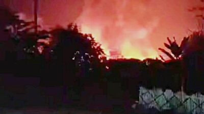 Gudang di Cilampeni Terbakar, Butuh Dua Jam Damkar Bisa Jinakkan Api