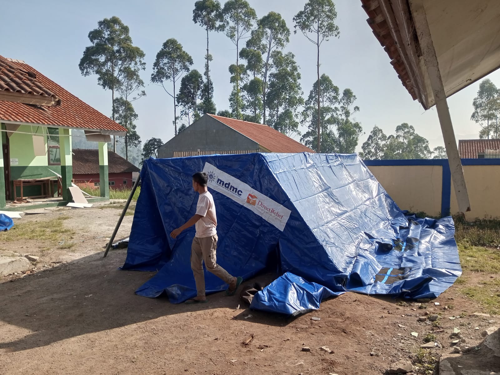 Pendirian Tenda MDMC