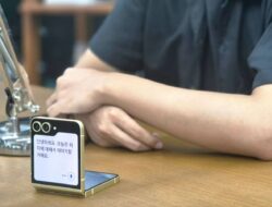 Terjemahan yang Fleksibel, Hanya di Galaxy Z Flip6 dengan Layar Ganda Compact