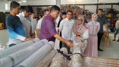 Cawagub Jabar dan Cabup Kab Bandung Kunjungi Pabrik Kerudung NN di Cileunyi
