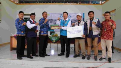 YBM PLN UP3 Sumedang Serahkan 50 Paket Makanan Bergizi untuk Anak Stunting di Kecamatan Cisitu