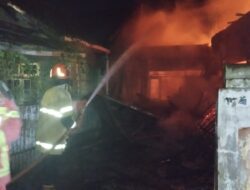 Diduga Korsleting Listrik, Rumah di Cimalaka Sumedang Terbakar, Kerugian Ratusan Juta