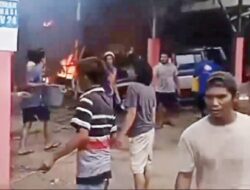 Kebakaran di Komplek Pondok Endah, Warga Gotong Royong Padamkan Api
