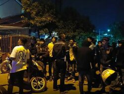 Pesta Miras di Komplek Wartawan, Puluhan Pemuda Diciduk Beserta Senjata Tajam