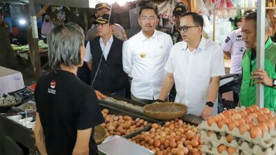 Sidak Pasar Baleendah, Pjs Bupati Cek Harga Kepokmas Hingga Sampah