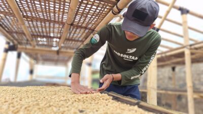 Kisah Nanang Rohimat: Mengubah Ceri Menjadi Kopi Berkualitas dengan Brand Kopi Aria