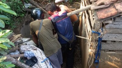 Niat Ngambil Magic Com, Seorang Pria di Sumedang Malah Terjebak di Dalam Sumur