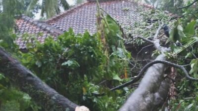 Angin Puting Beliung Hantam Bandung Barat, Ratusan Rumah Terdampak