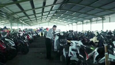 Beri Efek Jera, Polisi Razia Langsung Motor Berknalpot Brong di Pabrik