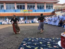 HGN, Guru SMA PGRI Parakanmuncang jadi Petugas Upacara, Siswa Terinspirasi