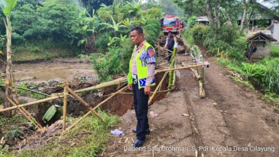 Hujan Deras Picu Longsor di Jatinangor Sumedang, Akses Jalan Penghubung Kecamatan Terputus