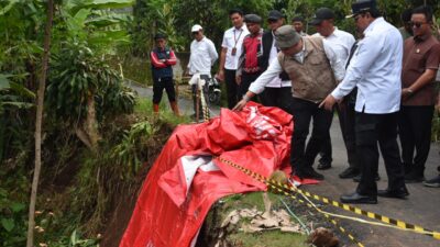 Jaga Akses Antar Desa, Longsor di Nagarawangi Sumedang Bakal Segera Ditangani
