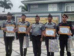 Berhasil Menangkap Tahanan Kabur, Empat Petugas Lapas Sumedang dan 7 Pelajar Diberi Penghargaan