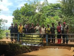 Antisipasi Banjir Musiman, TNI-Polri dan Warga Bersihkan Sungai Cimande