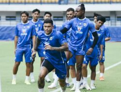 Laga Persib vs Persita Malam Ini Digelar Tanpa Suporter Tim Tamu