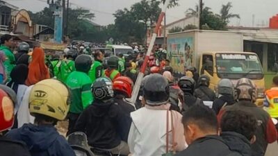 Pengemudi Ojol dan Penumpangnya Diduga Dianiaya Opang di Cimekar