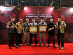 Bawaslu Sumedang Sabet Dua Penghargaan di Ajang Anugrah Kehumasan & Datin Bawaslu se Jawa Barat