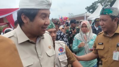 Hadiri Hari Desa Nasional di Sumedang, Maruarar Minta Pemerintah Tak Keluarkan Izin Sawah Jadi Perumahan