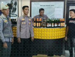 Operasi Gabungan di Bojongsoang, Puluhan Botol Miras Siap Edar Disita