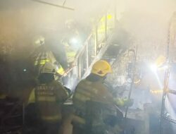 Rumah Dua Lantai di Babakan Ciparay Terbakar