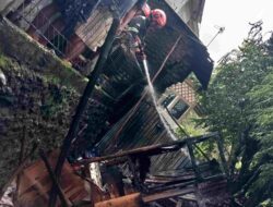Bocah Bakar Sampah, Dapur Rumah Warga di Sumedang Ludes Terbakar
