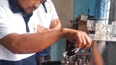 Buka Peluang Kerja, Puluhan Anak Muda Sumedang Ikuti Pelatihan Barista