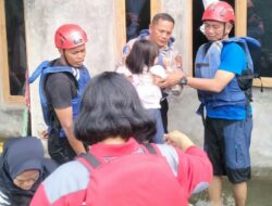 Banjir Membesar, Tim Gabungan Evakuasi Warga Terdampak di Baleendah