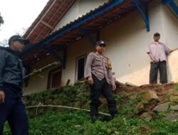 Kampung Ciparia Baleendah Dilanda Tanah Longsor, Warga Diminta Waspada