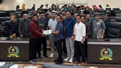 Tolak Perpanjangan HGB dan HGU PT Subur Setiadi, Warga Dua Desa di Sumedang Ngadu ke DPRD