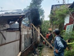 Diduga Korsleting Listrik, Rumah AM di Cipacing Sumedang Ludes Terbakar