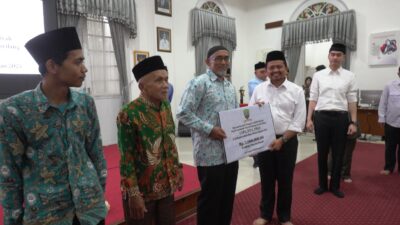 Jelang Lebaran, 4.500 Guru Ngaji di Sumedang Dapat Insentif dari Bupati
