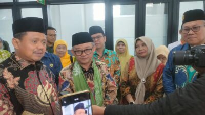 Mendikdasmen Abdul Mu’ti: Sumedang Harus Jadi Pelopor Pengoperasian Mobil Tenaga Surya