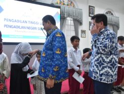 Bupati Sumedang Salurkan Bantuan untuk Ratusan Anak Yatim dari IKAHI