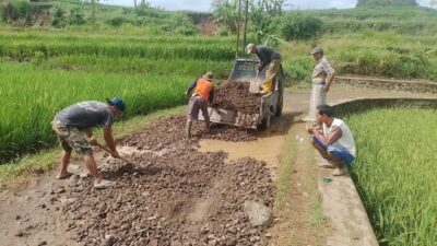 Ruas Jalan Legok -Sukatali Sumedang Rusak, Segara Diperbaiki