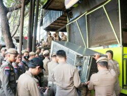 Toko Burger Bangor Milik Denny Sumargo di Jalan Surya Somantri Dibongkar, Ini Alasannya